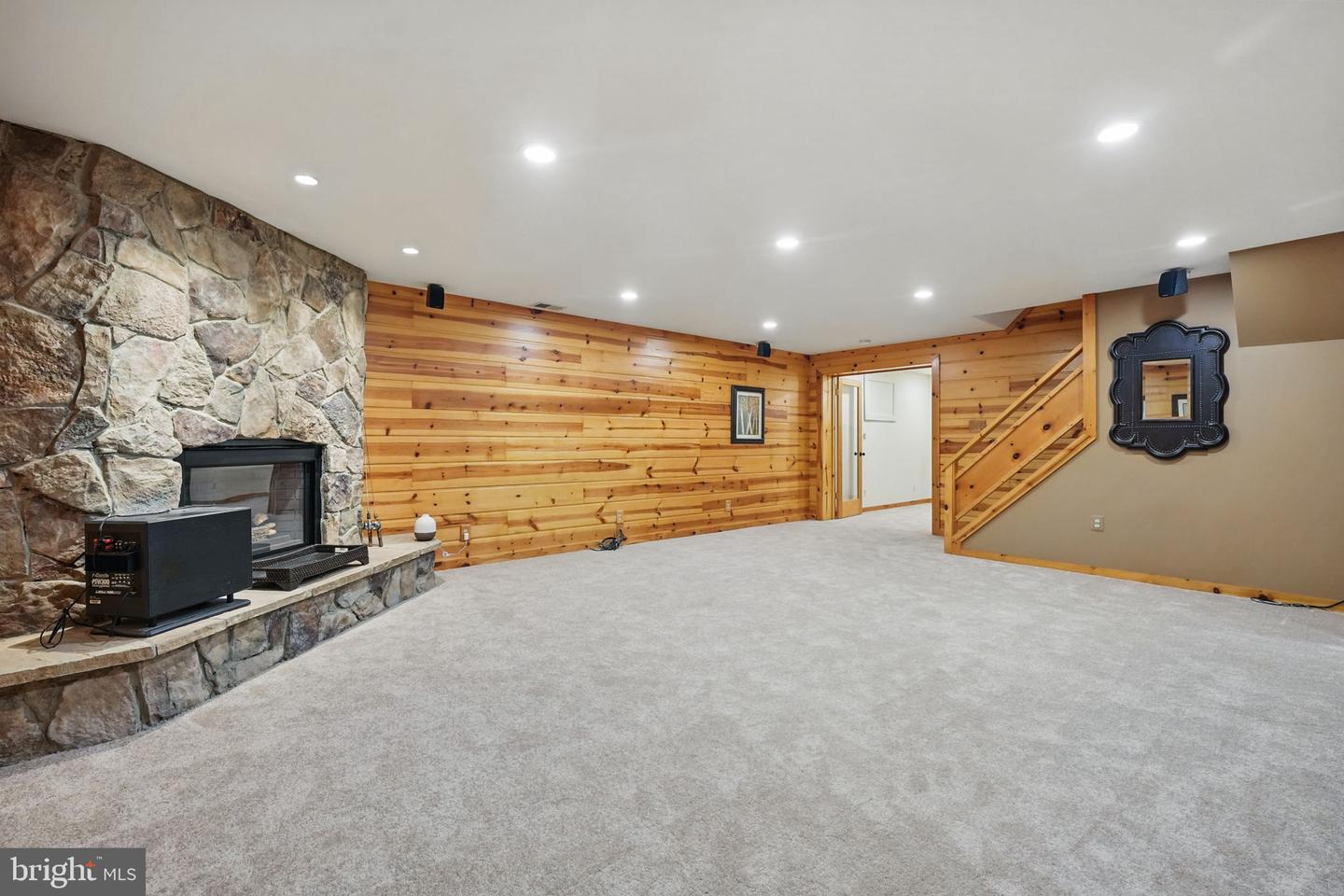 8346 ARGENT CIR, FAIRFAX STATION, Virginia 22039, 4 Bedrooms Bedrooms, ,3 BathroomsBathrooms,Residential,For sale,8346 ARGENT CIR,VAFX2241832 MLS # VAFX2241832