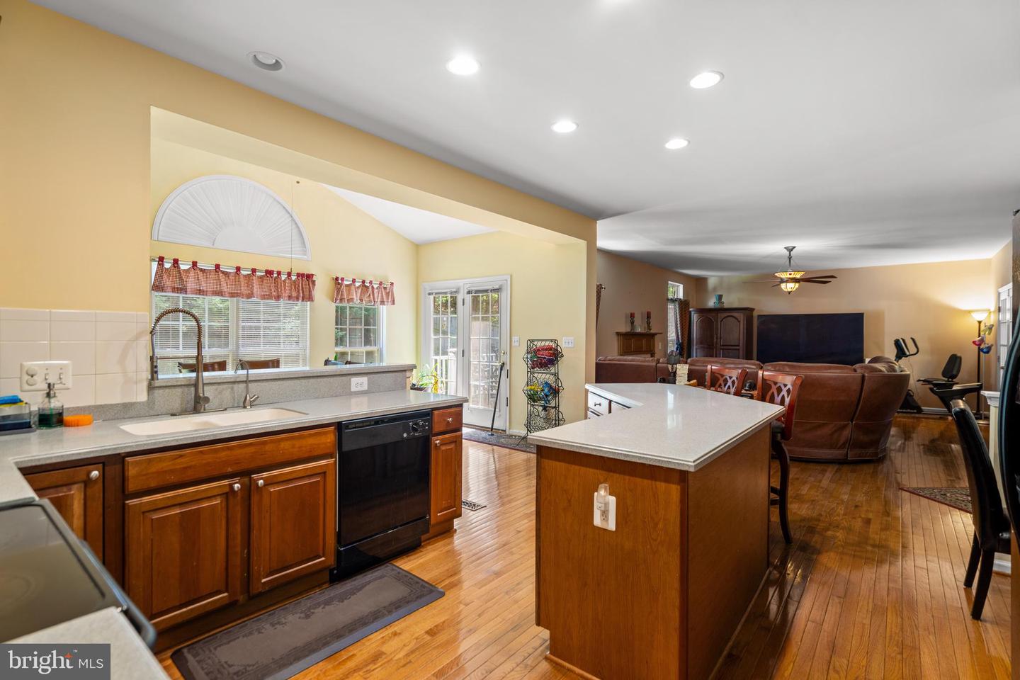 7313 EARLY MARKER CT, GAINESVILLE, Virginia 20155, 4 Bedrooms Bedrooms, ,3 BathroomsBathrooms,Residential,For sale,7313 EARLY MARKER CT,VAPW2095086 MLS # VAPW2095086