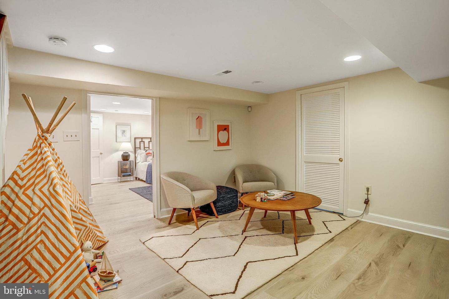 3103 OLIVER ST NW, WASHINGTON, District Of Columbia 20015, 4 Bedrooms Bedrooms, ,3 BathroomsBathrooms,Residential,For sale,3103 OLIVER ST NW,DCDC2201632 MLS # DCDC2201632