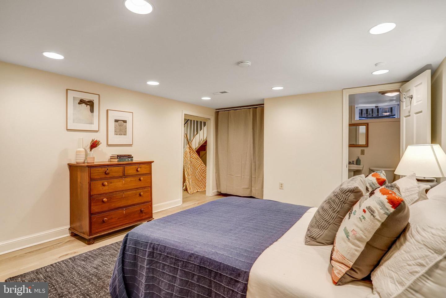 3103 OLIVER ST NW, WASHINGTON, District Of Columbia 20015, 4 Bedrooms Bedrooms, ,3 BathroomsBathrooms,Residential,For sale,3103 OLIVER ST NW,DCDC2201632 MLS # DCDC2201632