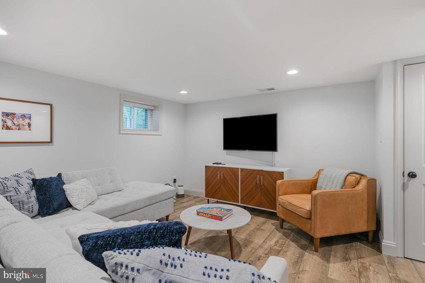 16 E MONROE AVE, ALEXANDRIA, Virginia 22301, 3 Bedrooms Bedrooms, ,2 BathroomsBathrooms,Residential,For sale,16 E MONROE AVE,VAAX2045530 MLS # VAAX2045530