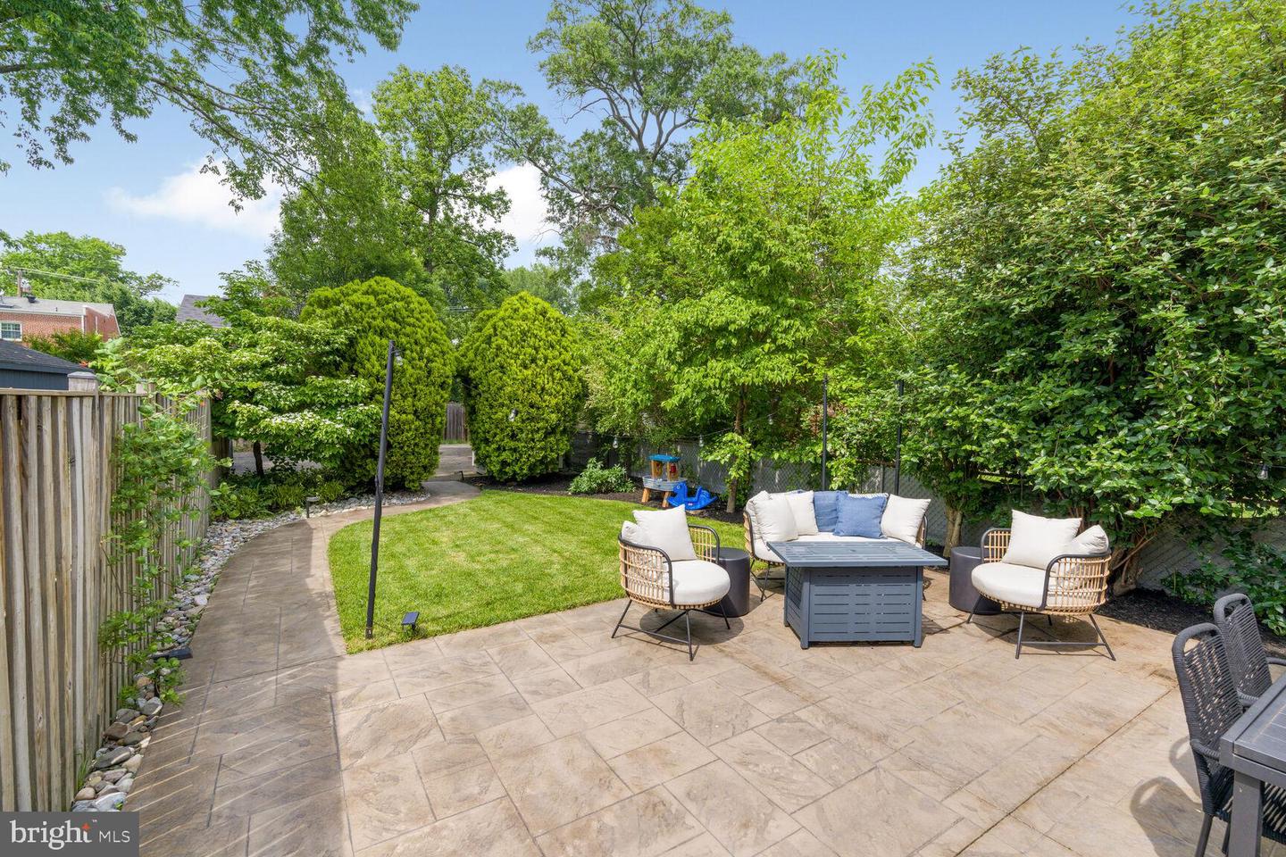 16 E MONROE AVE, ALEXANDRIA, Virginia 22301, 3 Bedrooms Bedrooms, ,2 BathroomsBathrooms,Residential,For sale,16 E MONROE AVE,VAAX2045530 MLS # VAAX2045530