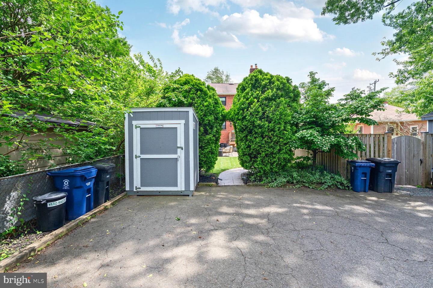 16 E MONROE AVE, ALEXANDRIA, Virginia 22301, 3 Bedrooms Bedrooms, ,2 BathroomsBathrooms,Residential,For sale,16 E MONROE AVE,VAAX2045530 MLS # VAAX2045530