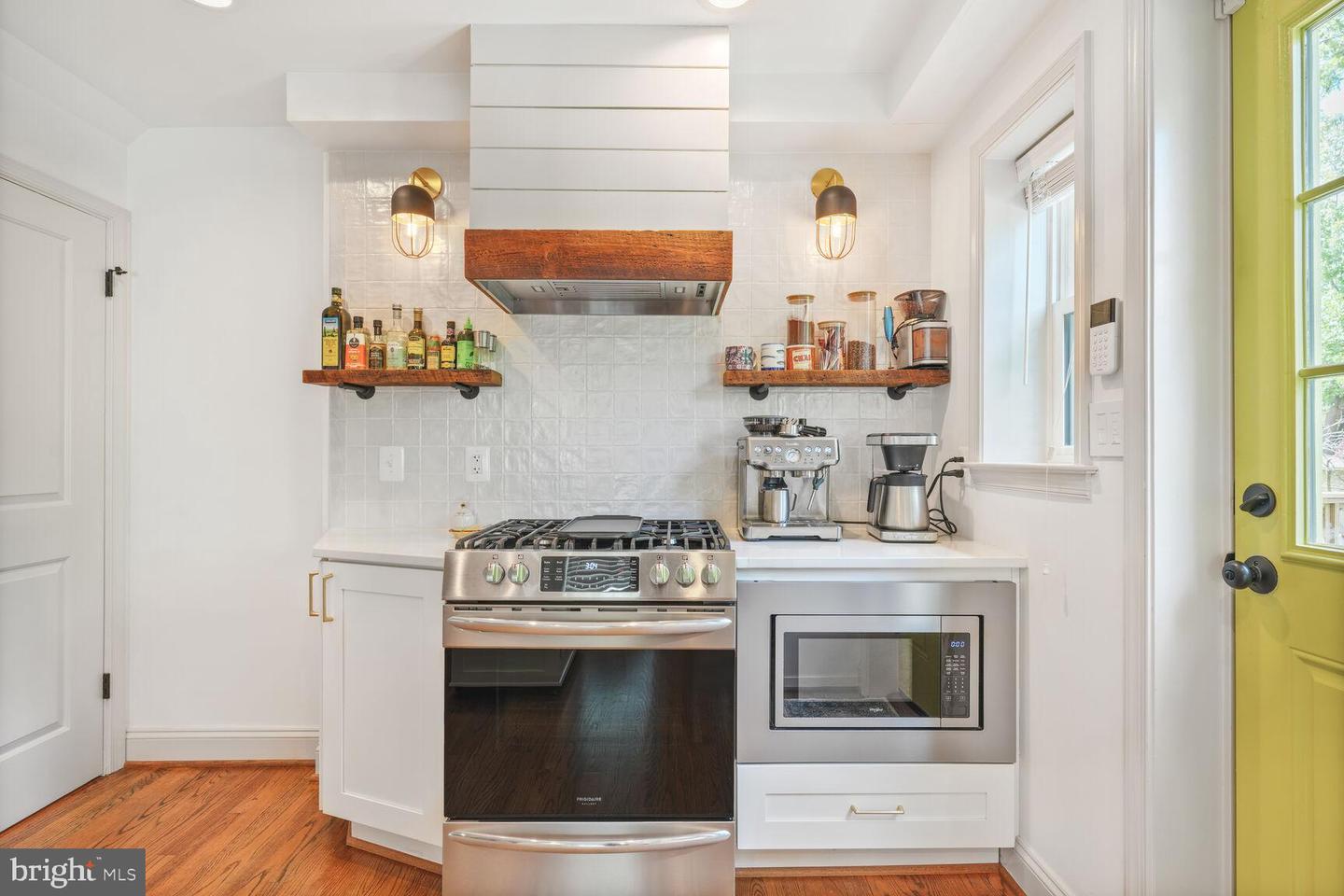 16 E MONROE AVE, ALEXANDRIA, Virginia 22301, 3 Bedrooms Bedrooms, ,2 BathroomsBathrooms,Residential,For sale,16 E MONROE AVE,VAAX2045530 MLS # VAAX2045530