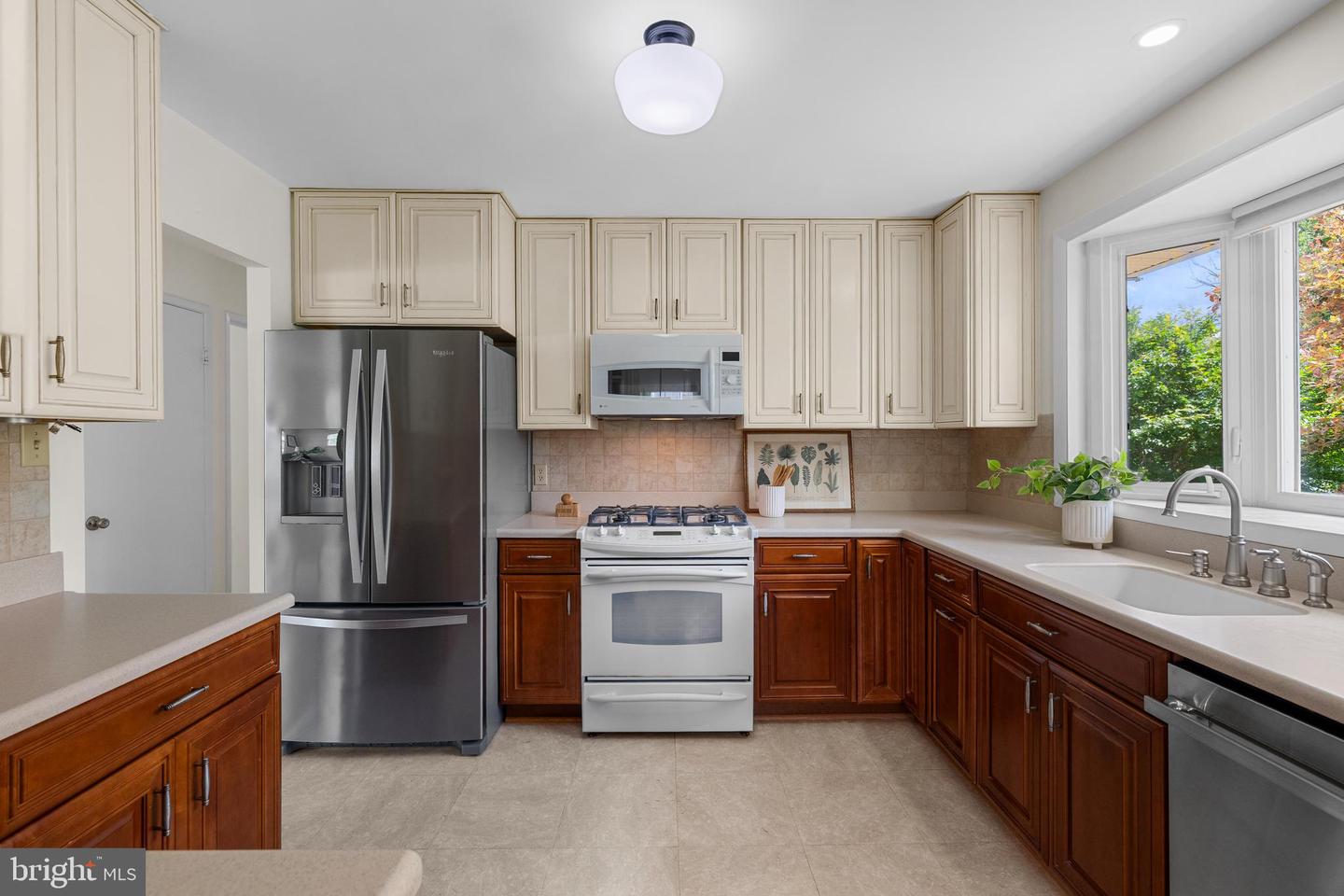 15007 CARLBERN DR, CENTREVILLE, Virginia 20120, 4 Bedrooms Bedrooms, ,3 BathroomsBathrooms,Residential,For sale,15007 CARLBERN DR,VAFX2242132 MLS # VAFX2242132