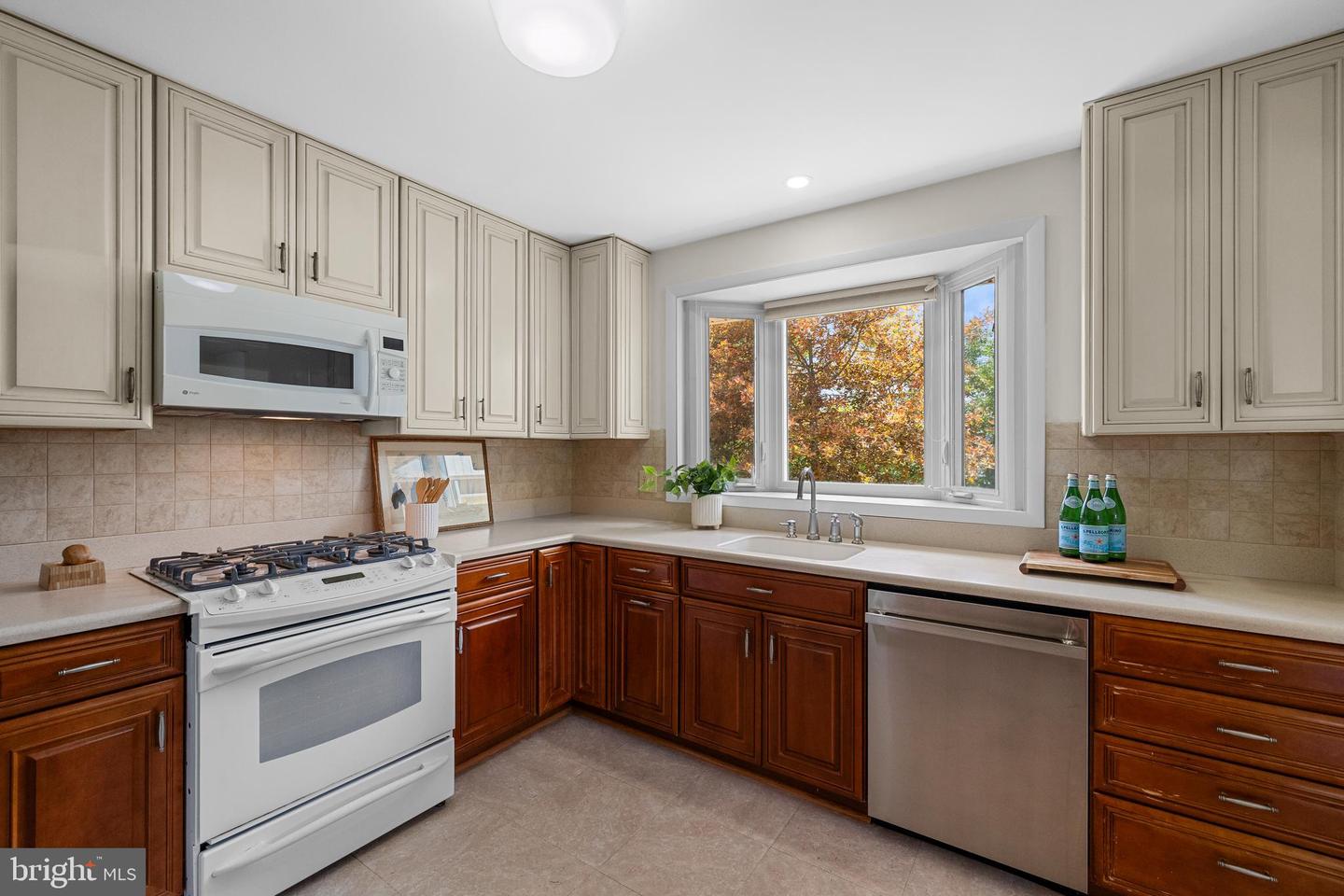 15007 CARLBERN DR, CENTREVILLE, Virginia 20120, 4 Bedrooms Bedrooms, ,3 BathroomsBathrooms,Residential,For sale,15007 CARLBERN DR,VAFX2242132 MLS # VAFX2242132