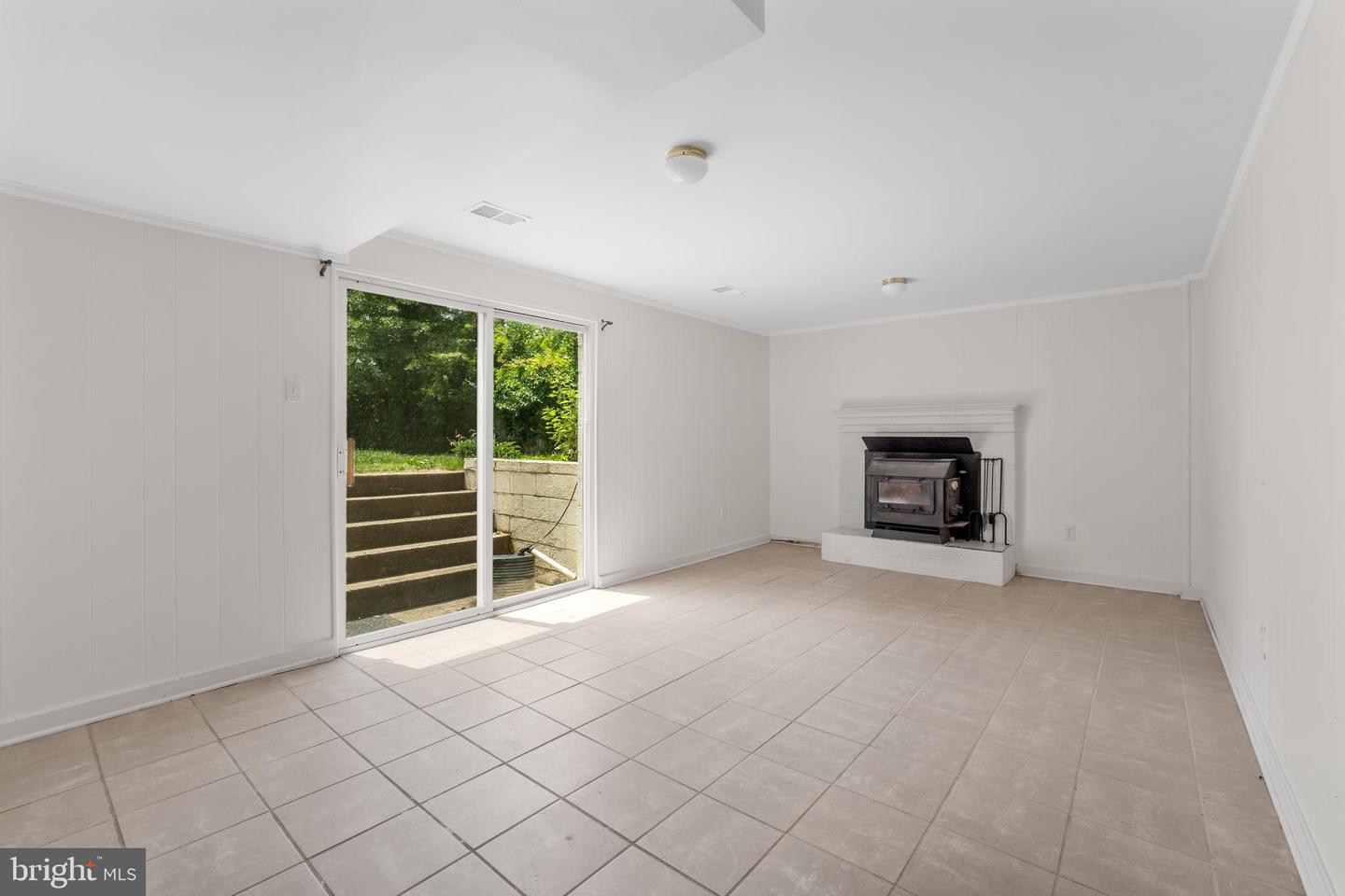 807 FULTON PL, WOODBRIDGE, Virginia 22191, 3 Bedrooms Bedrooms, ,2 BathroomsBathrooms,Residential,For sale,807 FULTON PL,VAPW2095188 MLS # VAPW2095188