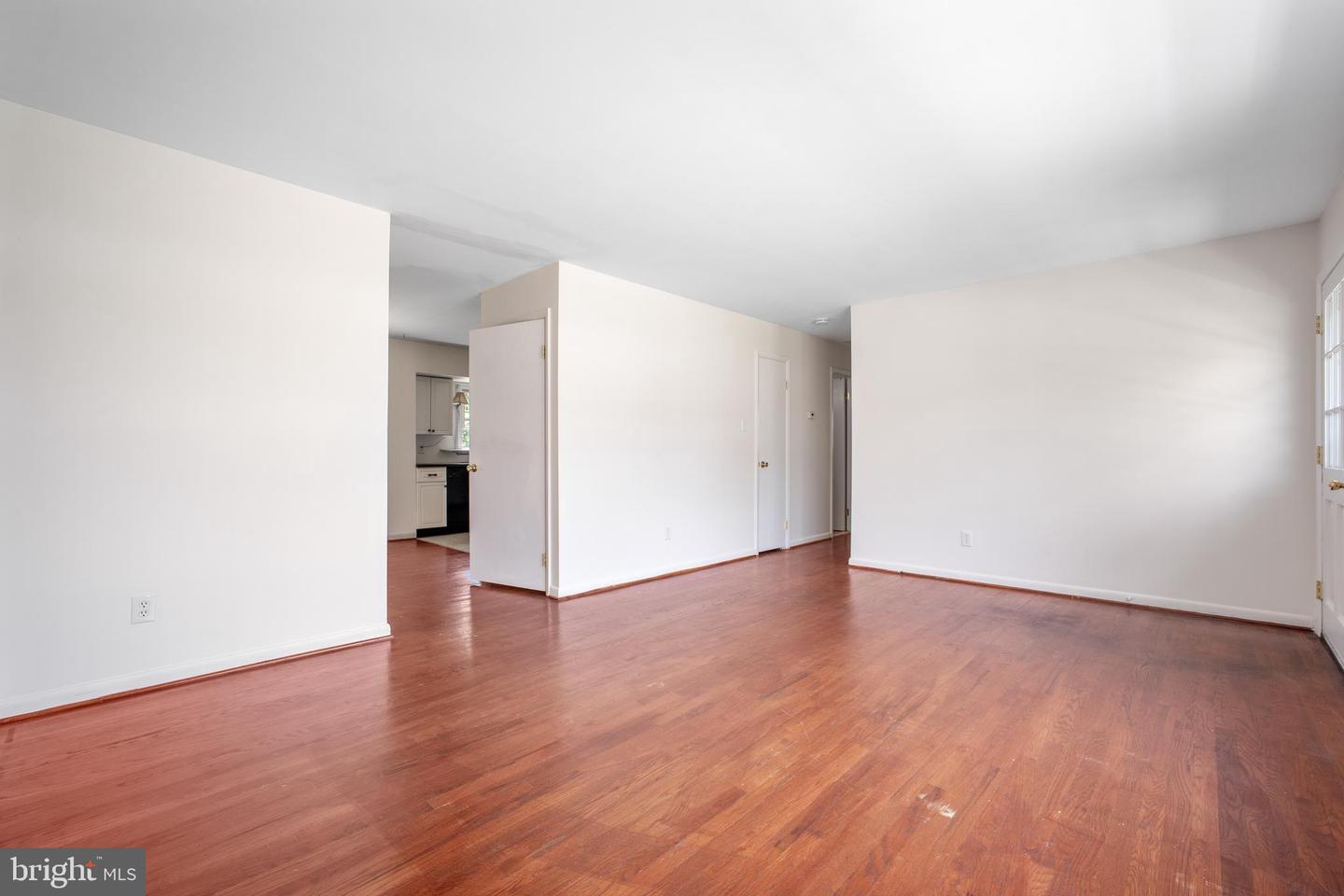 807 FULTON PL, WOODBRIDGE, Virginia 22191, 3 Bedrooms Bedrooms, ,2 BathroomsBathrooms,Residential,For sale,807 FULTON PL,VAPW2095188 MLS # VAPW2095188