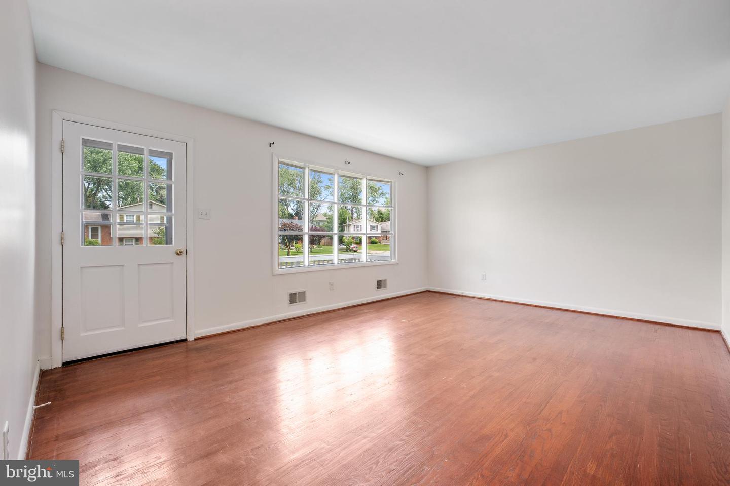 807 FULTON PL, WOODBRIDGE, Virginia 22191, 3 Bedrooms Bedrooms, ,2 BathroomsBathrooms,Residential,For sale,807 FULTON PL,VAPW2095188 MLS # VAPW2095188