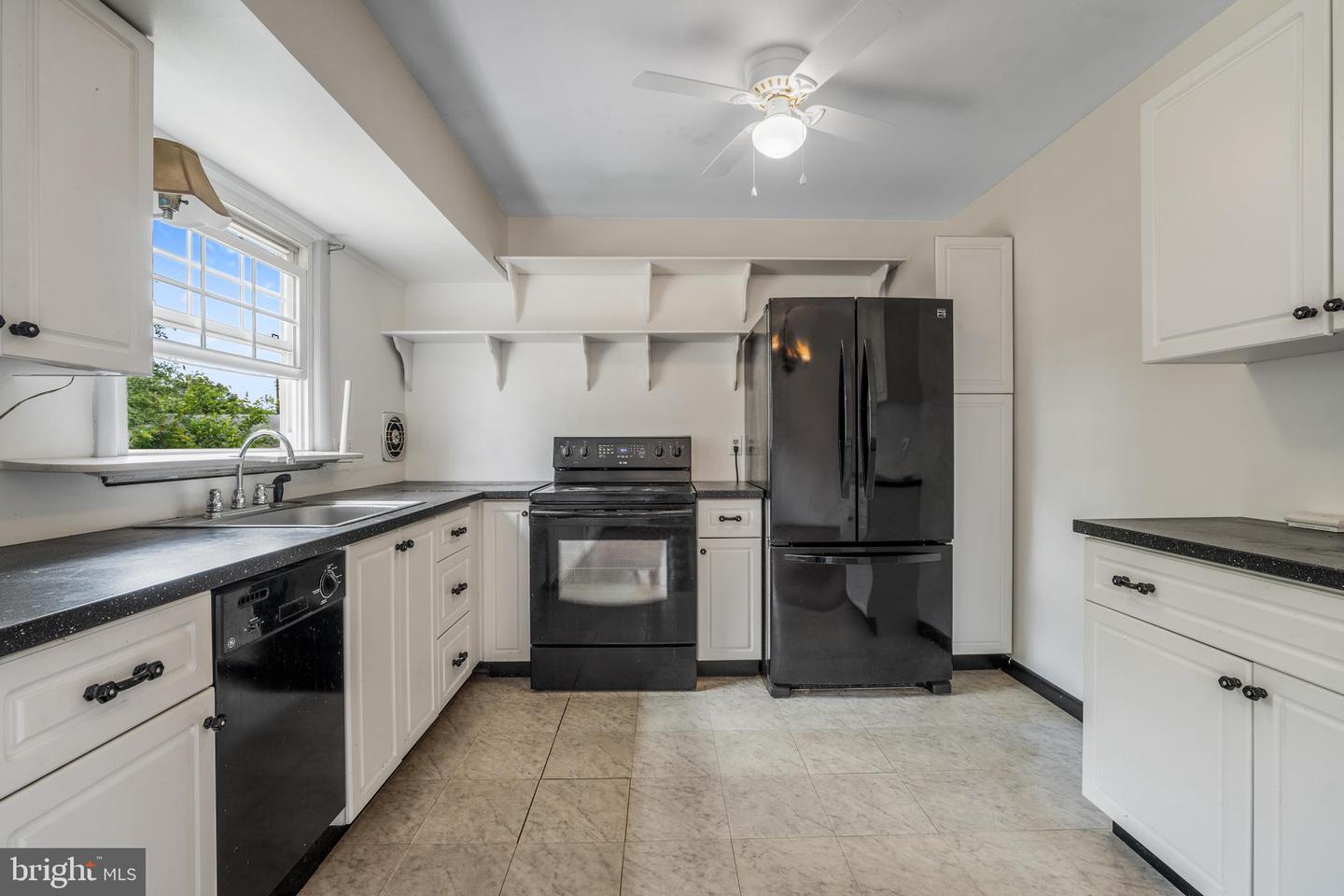 807 FULTON PL, WOODBRIDGE, Virginia 22191, 3 Bedrooms Bedrooms, ,2 BathroomsBathrooms,Residential,For sale,807 FULTON PL,VAPW2095188 MLS # VAPW2095188