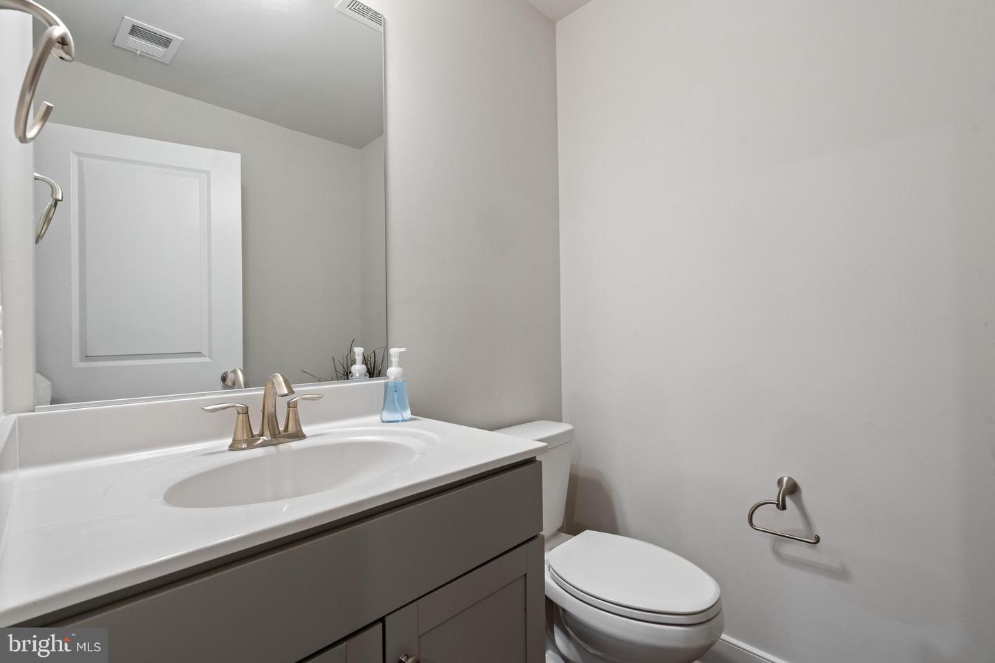 15590 GRADE LINE PL, WOODBRIDGE, Virginia 22191, 3 Bedrooms Bedrooms, ,2 BathroomsBathrooms,Residential,For sale,15590 GRADE LINE PL,VAPW2095206 MLS # VAPW2095206
