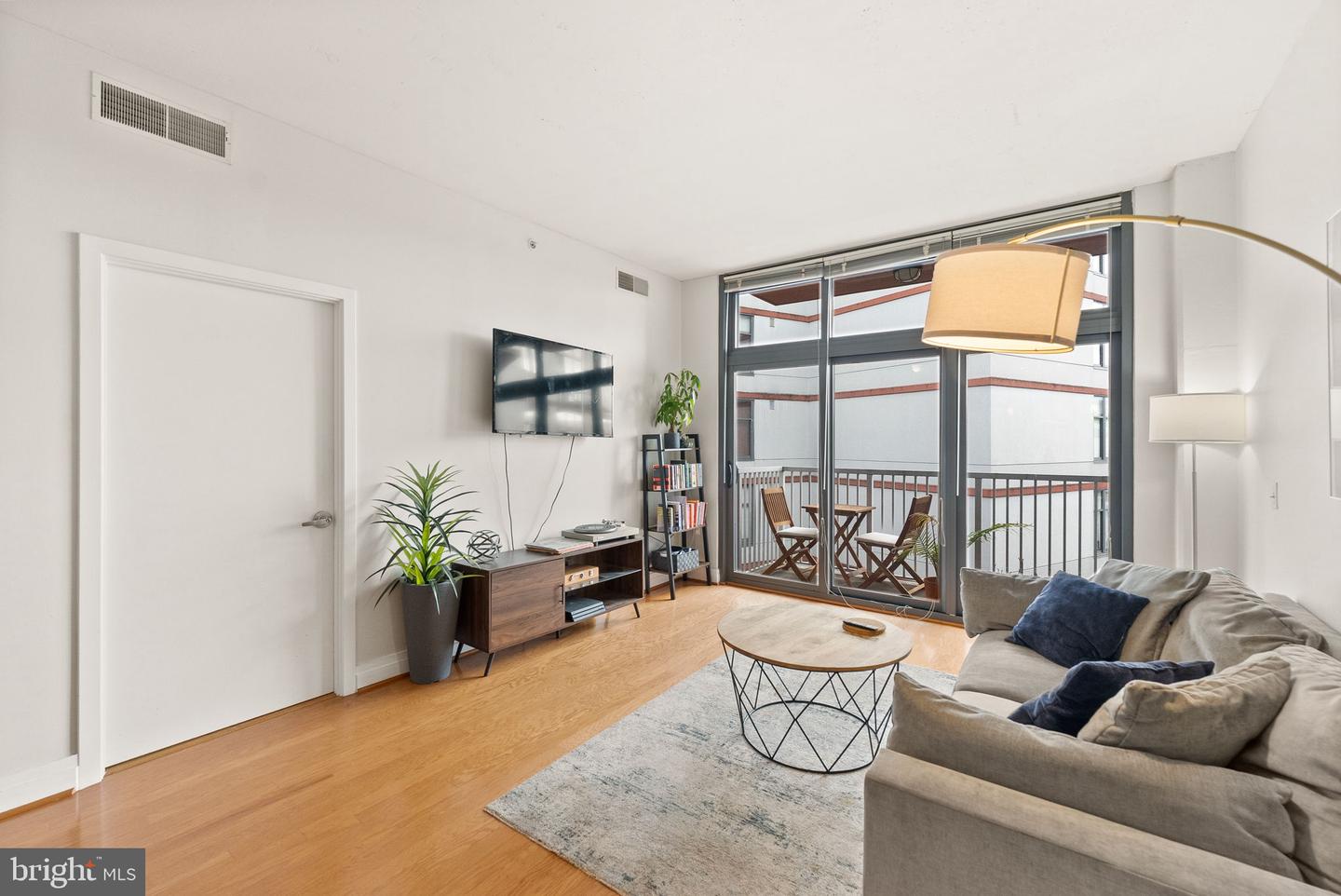 2120 VERMONT AVE NW #411, WASHINGTON, District Of Columbia 20001, 1 Bedroom Bedrooms, ,1 BathroomBathrooms,Residential,For sale,2120 VERMONT AVE NW #411,DCDC2201290 MLS # DCDC2201290