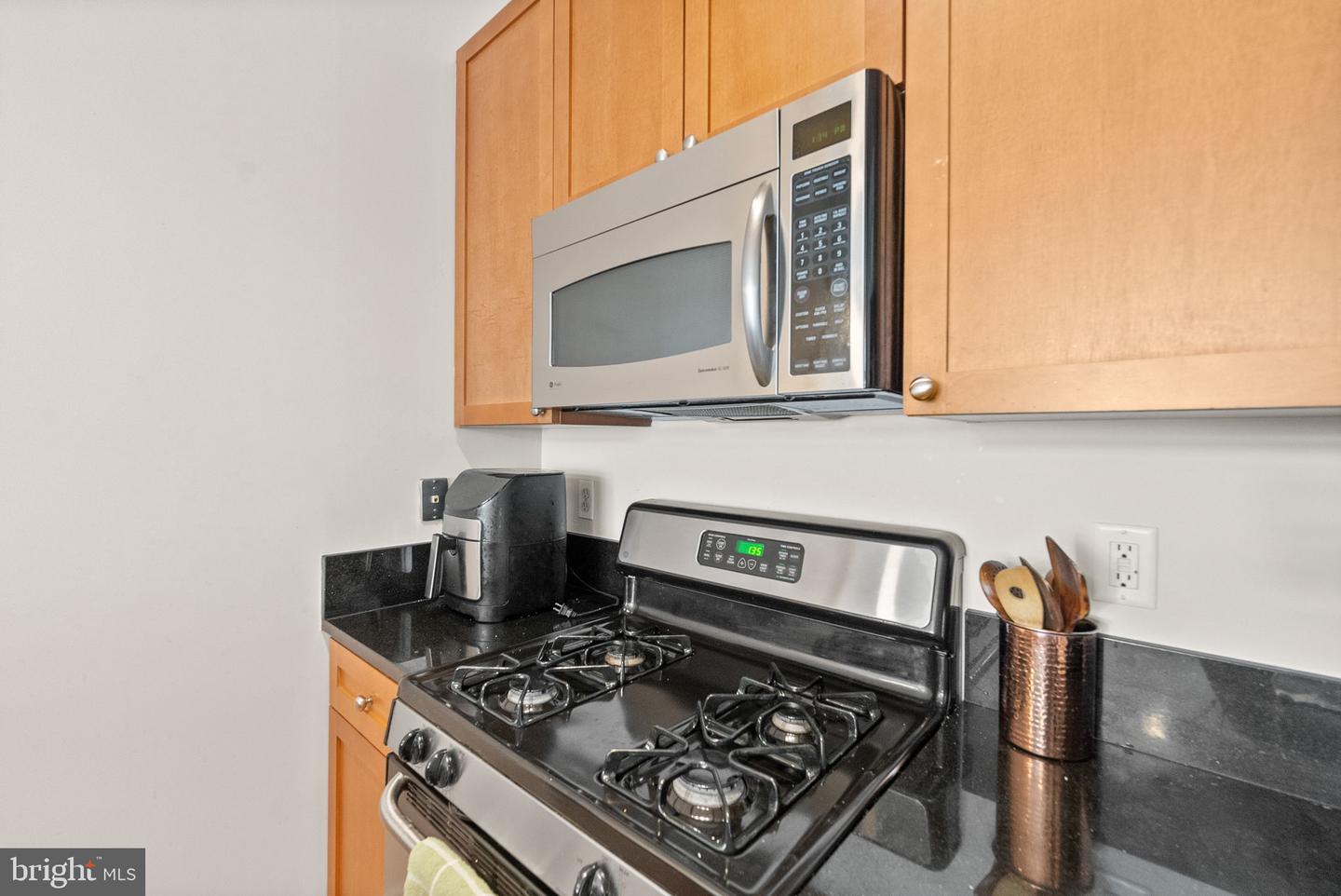 2120 VERMONT AVE NW #411, WASHINGTON, District Of Columbia 20001, 1 Bedroom Bedrooms, ,1 BathroomBathrooms,Residential,For sale,2120 VERMONT AVE NW #411,DCDC2201290 MLS # DCDC2201290