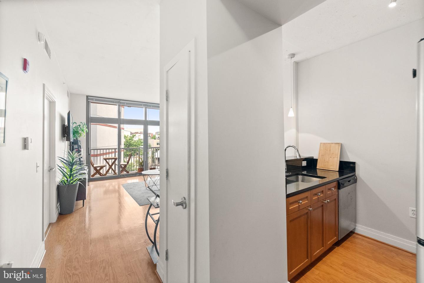 2120 VERMONT AVE NW #411, WASHINGTON, District Of Columbia 20001, 1 Bedroom Bedrooms, ,1 BathroomBathrooms,Residential,For sale,2120 VERMONT AVE NW #411,DCDC2201290 MLS # DCDC2201290