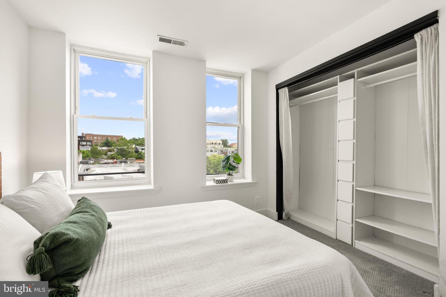 2305 18TH ST NW #406, WASHINGTON, District Of Columbia 20009, 1 Bedroom Bedrooms, ,1 BathroomBathrooms,Residential,For sale,2305 18TH ST NW #406,DCDC2201356 MLS # DCDC2201356