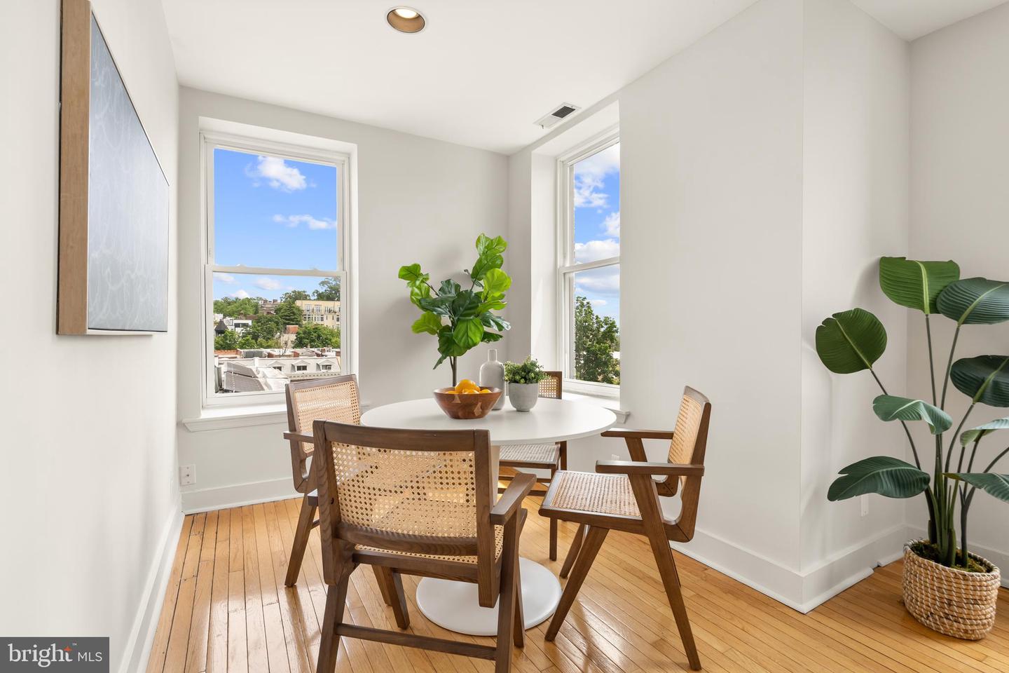 2305 18TH ST NW #406, WASHINGTON, District Of Columbia 20009, 1 Bedroom Bedrooms, ,1 BathroomBathrooms,Residential,For sale,2305 18TH ST NW #406,DCDC2201356 MLS # DCDC2201356