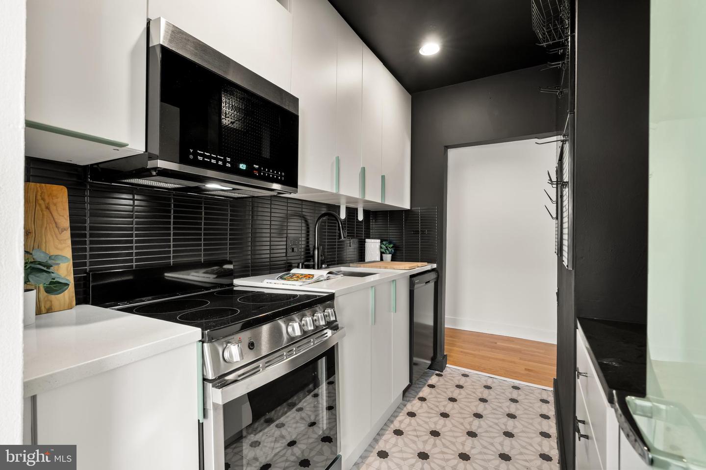 2305 18TH ST NW #406, WASHINGTON, District Of Columbia 20009, 1 Bedroom Bedrooms, ,1 BathroomBathrooms,Residential,For sale,2305 18TH ST NW #406,DCDC2201356 MLS # DCDC2201356