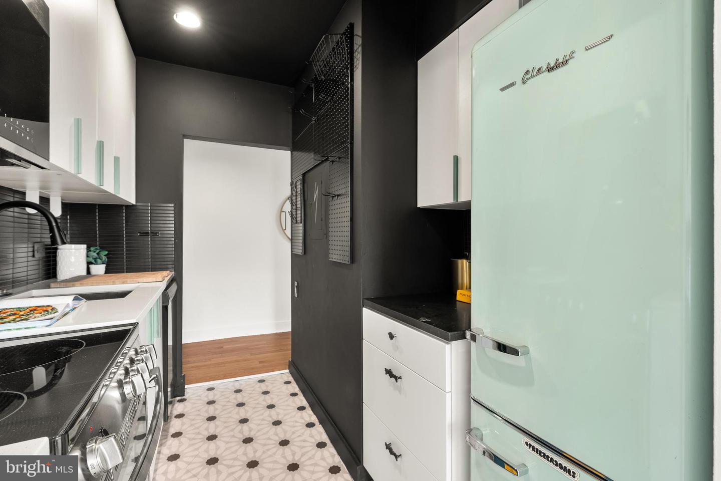 2305 18TH ST NW #406, WASHINGTON, District Of Columbia 20009, 1 Bedroom Bedrooms, ,1 BathroomBathrooms,Residential,For sale,2305 18TH ST NW #406,DCDC2201356 MLS # DCDC2201356