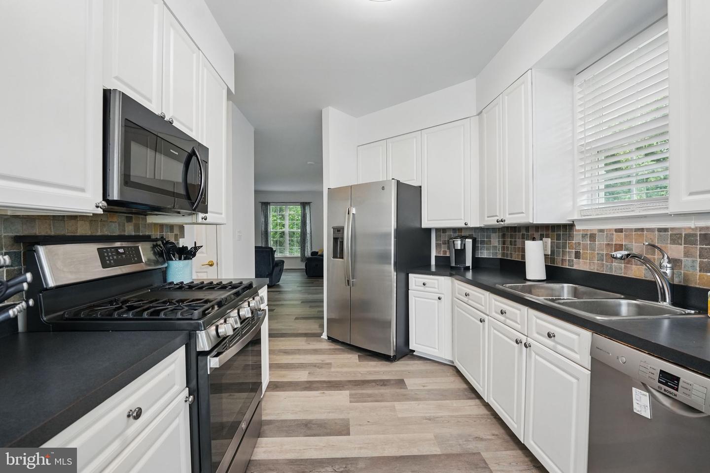 6305 THIN LEAF PL, WOODBRIDGE, Virginia 22193, 3 Bedrooms Bedrooms, ,3 BathroomsBathrooms,Residential,For sale,6305 THIN LEAF PL,VAPW2095018 MLS # VAPW2095018