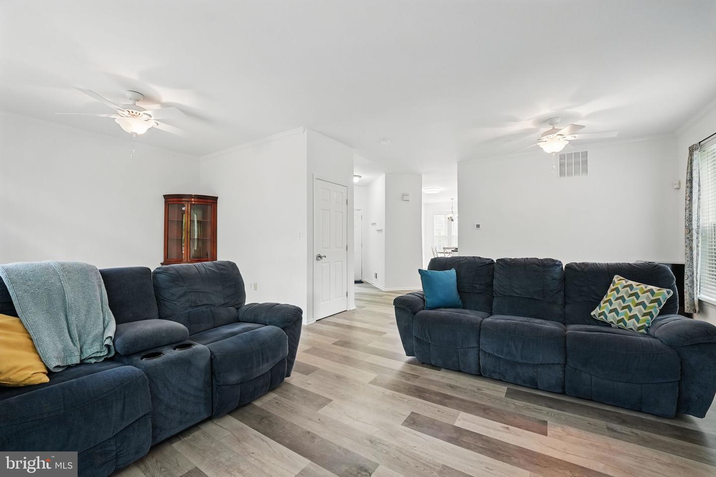 6305 THIN LEAF PL, WOODBRIDGE, Virginia 22193, 3 Bedrooms Bedrooms, ,3 BathroomsBathrooms,Residential,For sale,6305 THIN LEAF PL,VAPW2095018 MLS # VAPW2095018