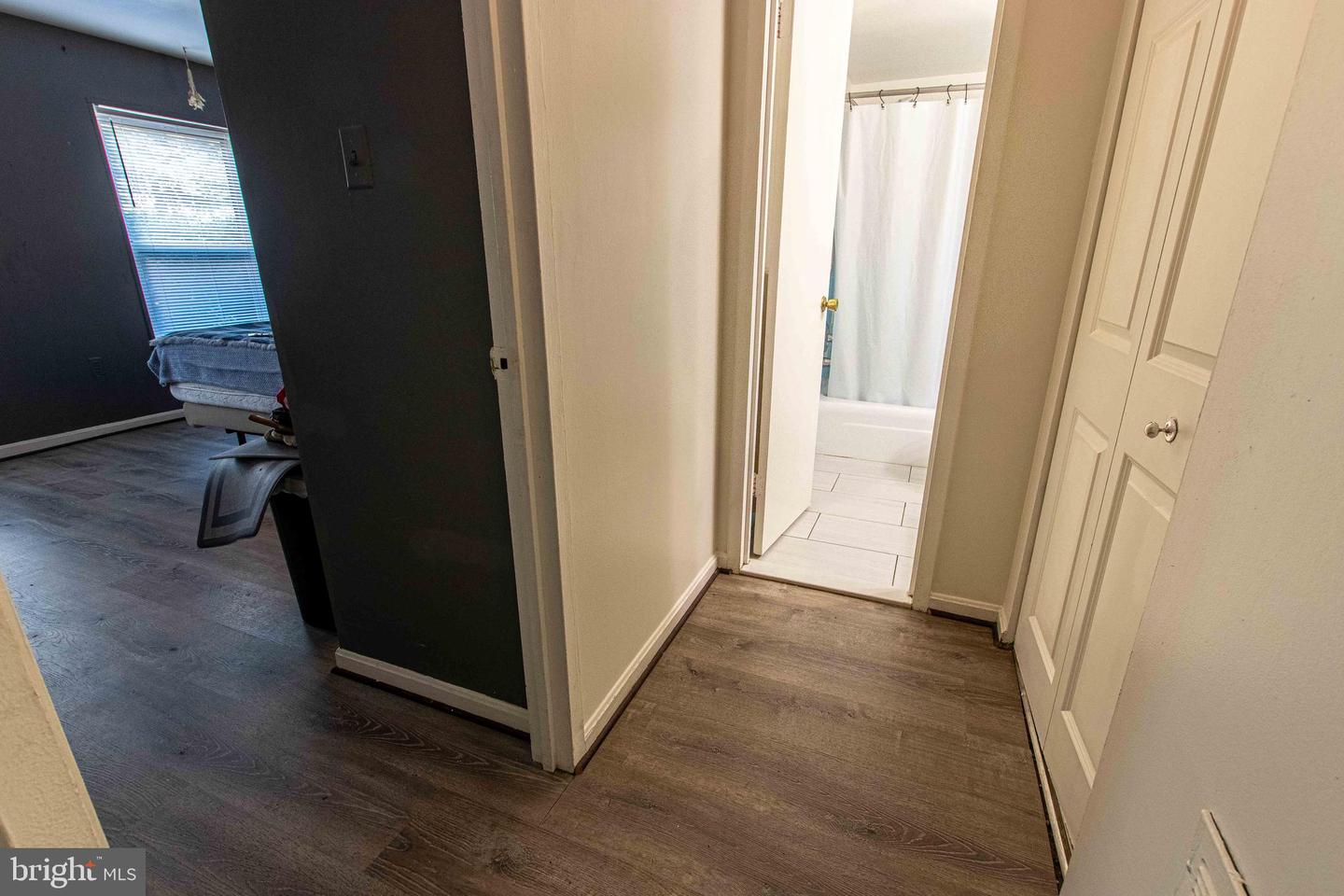 5 CANTERBURY SQ #201, ALEXANDRIA, Virginia 22304, 1 Bedroom Bedrooms, ,1 BathroomBathrooms,Residential,For sale,5 CANTERBURY SQ #201,VAAX2045492 MLS # VAAX2045492
