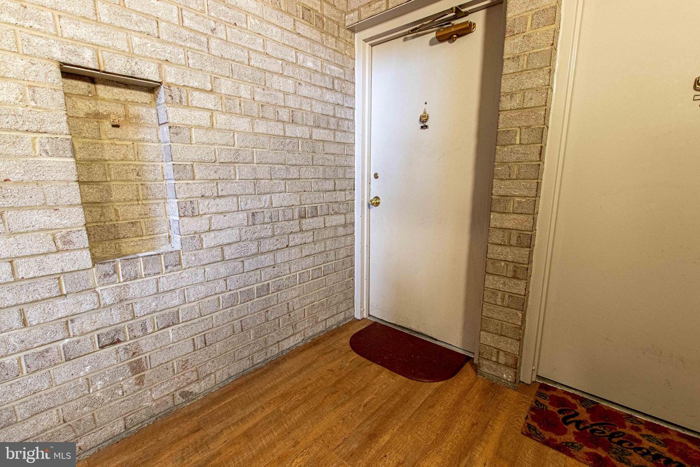 5 CANTERBURY SQ #201, ALEXANDRIA, Virginia 22304, 1 Bedroom Bedrooms, ,1 BathroomBathrooms,Residential,For sale,5 CANTERBURY SQ #201,VAAX2045492 MLS # VAAX2045492