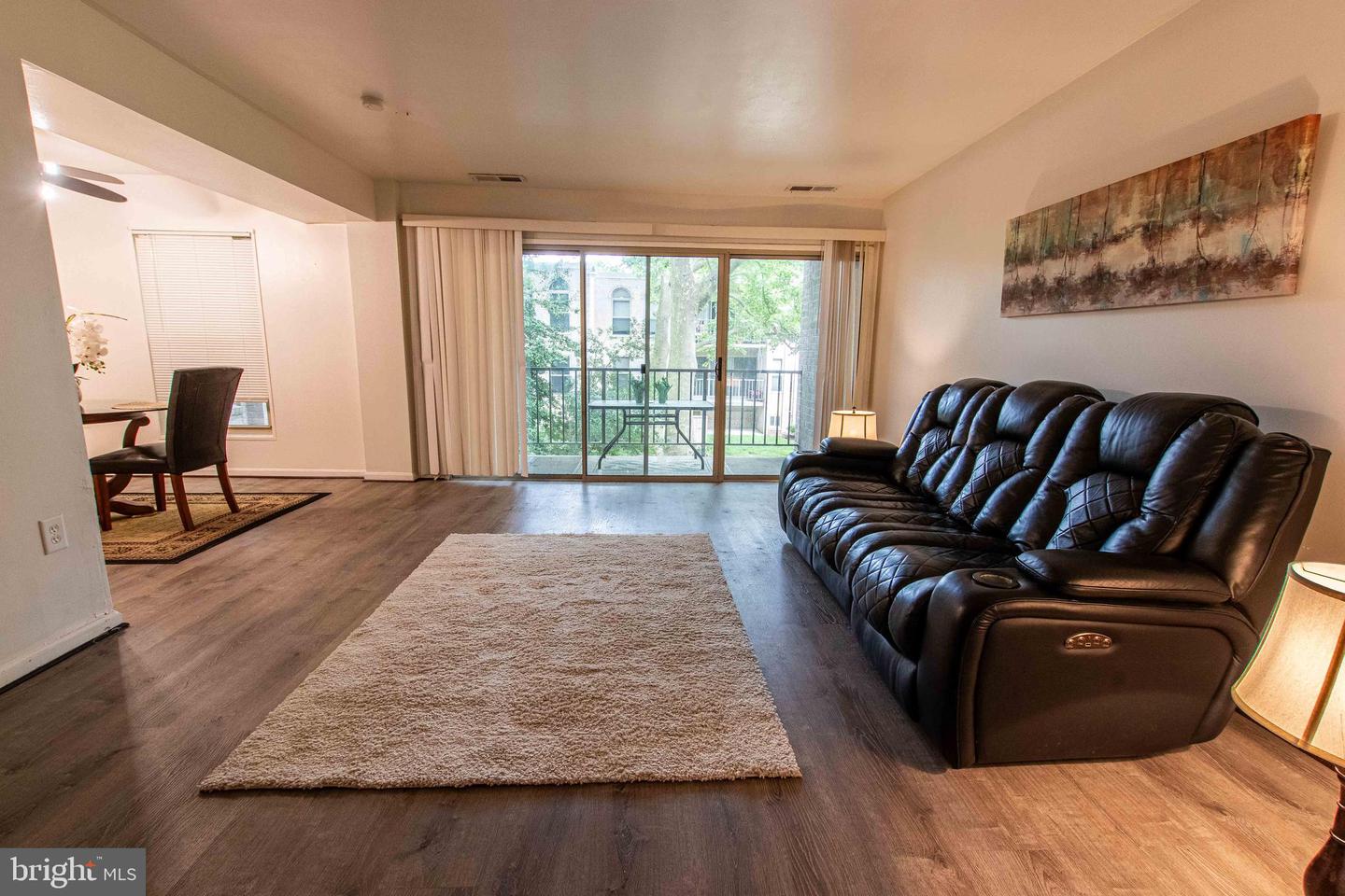 5 CANTERBURY SQ #201, ALEXANDRIA, Virginia 22304, 1 Bedroom Bedrooms, ,1 BathroomBathrooms,Residential,For sale,5 CANTERBURY SQ #201,VAAX2045492 MLS # VAAX2045492