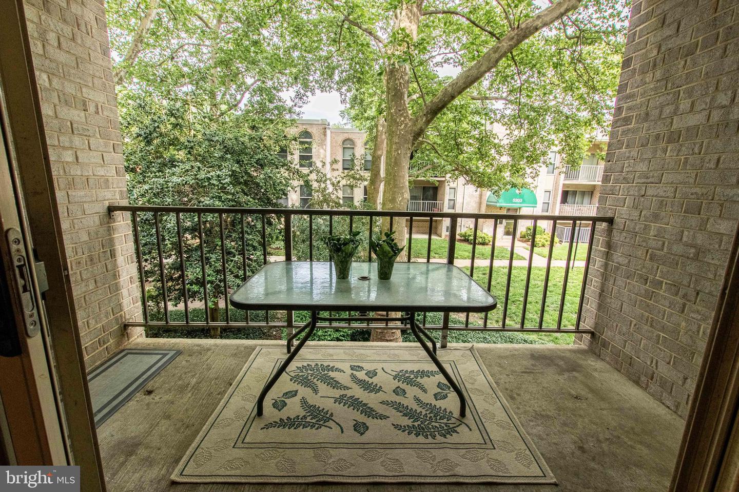 5 CANTERBURY SQ #201, ALEXANDRIA, Virginia 22304, 1 Bedroom Bedrooms, ,1 BathroomBathrooms,Residential,For sale,5 CANTERBURY SQ #201,VAAX2045492 MLS # VAAX2045492