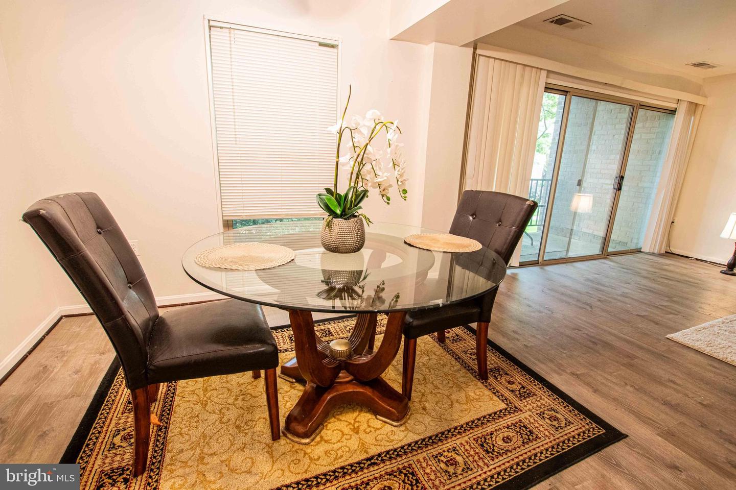 5 CANTERBURY SQ #201, ALEXANDRIA, Virginia 22304, 1 Bedroom Bedrooms, ,1 BathroomBathrooms,Residential,For sale,5 CANTERBURY SQ #201,VAAX2045492 MLS # VAAX2045492