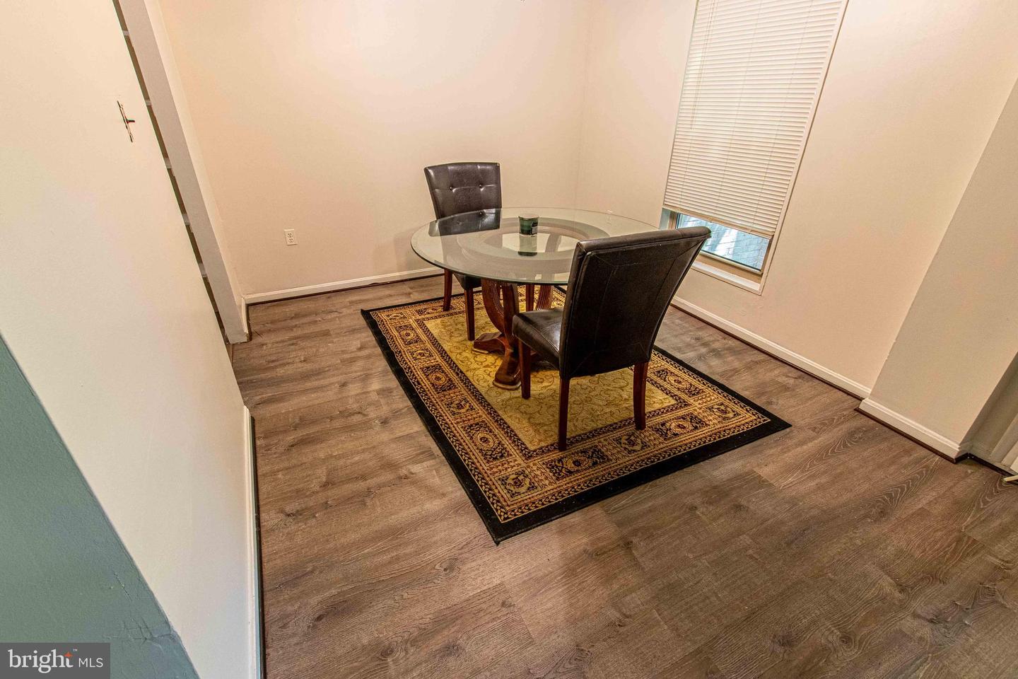 5 CANTERBURY SQ #201, ALEXANDRIA, Virginia 22304, 1 Bedroom Bedrooms, ,1 BathroomBathrooms,Residential,For sale,5 CANTERBURY SQ #201,VAAX2045492 MLS # VAAX2045492