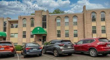 5 CANTERBURY SQ #201, ALEXANDRIA, Virginia 22304, 1 Bedroom Bedrooms, ,1 BathroomBathrooms,Residential,For sale,5 CANTERBURY SQ #201,VAAX2045492 MLS # VAAX2045492