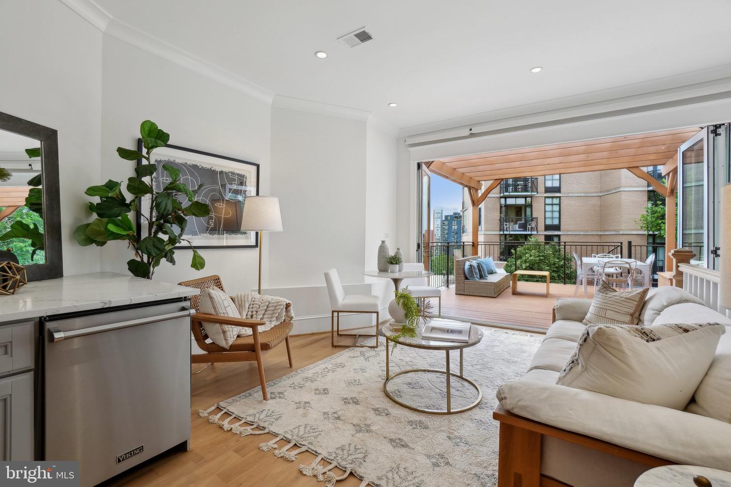 408 M ST NW #4, WASHINGTON, District Of Columbia 20001, 2 Bedrooms Bedrooms, ,2 BathroomsBathrooms,Residential,For sale,408 M ST NW #4,DCDC2201674 MLS # DCDC2201674