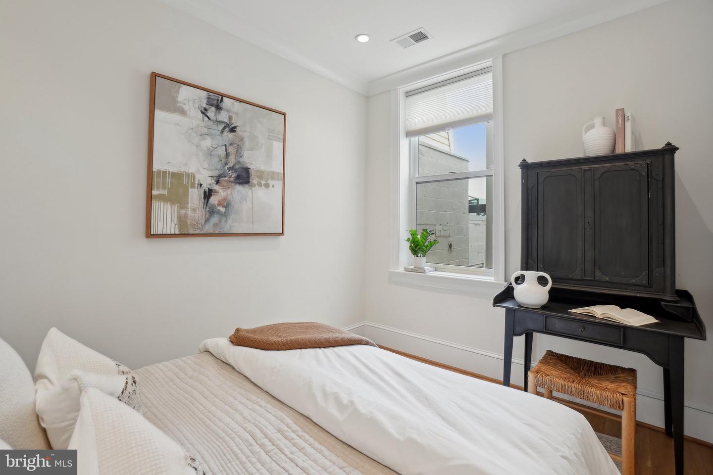 408 M ST NW #4, WASHINGTON, District Of Columbia 20001, 2 Bedrooms Bedrooms, ,2 BathroomsBathrooms,Residential,For sale,408 M ST NW #4,DCDC2201674 MLS # DCDC2201674
