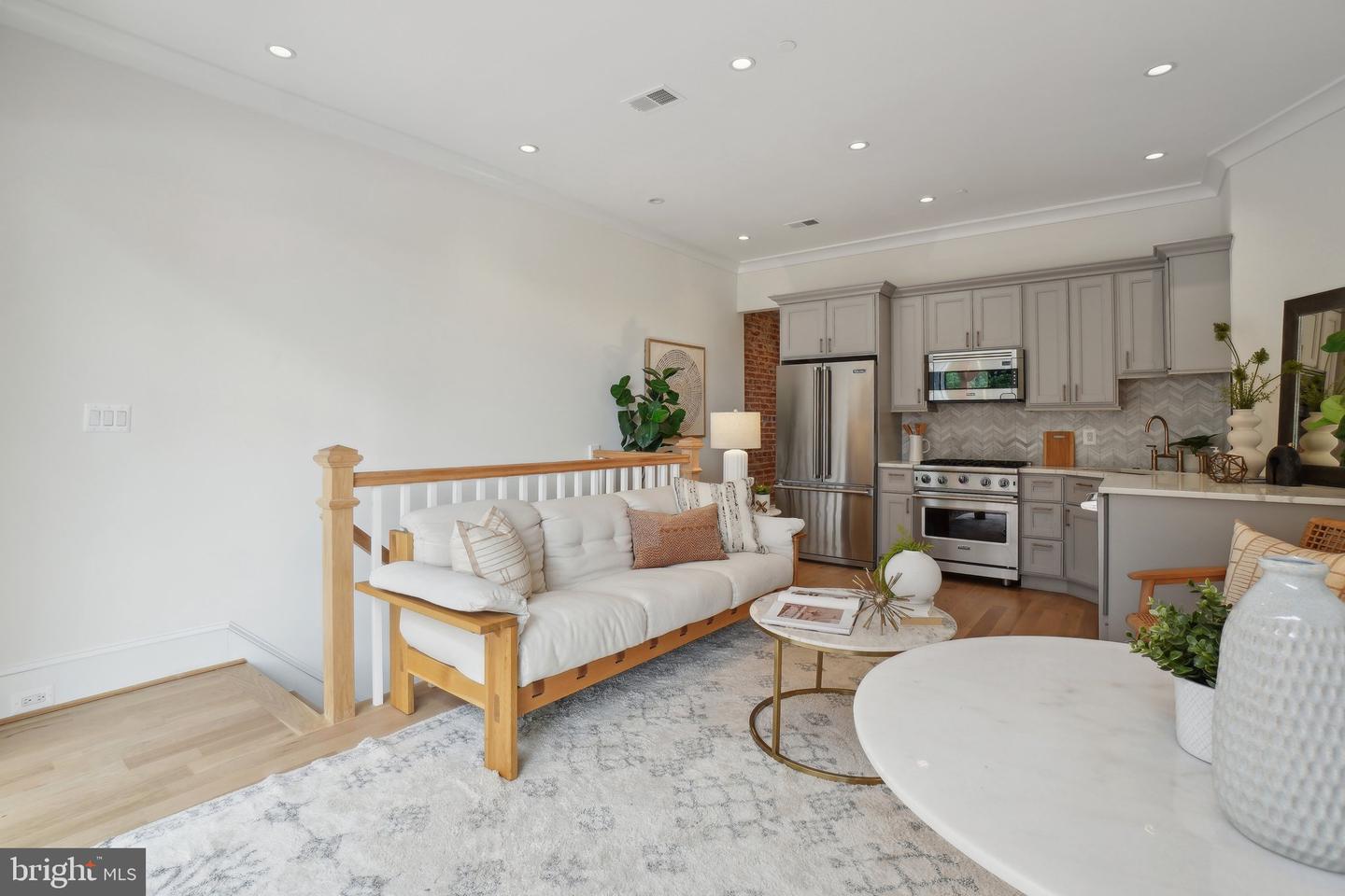 408 M ST NW #4, WASHINGTON, District Of Columbia 20001, 2 Bedrooms Bedrooms, ,2 BathroomsBathrooms,Residential,For sale,408 M ST NW #4,DCDC2201674 MLS # DCDC2201674