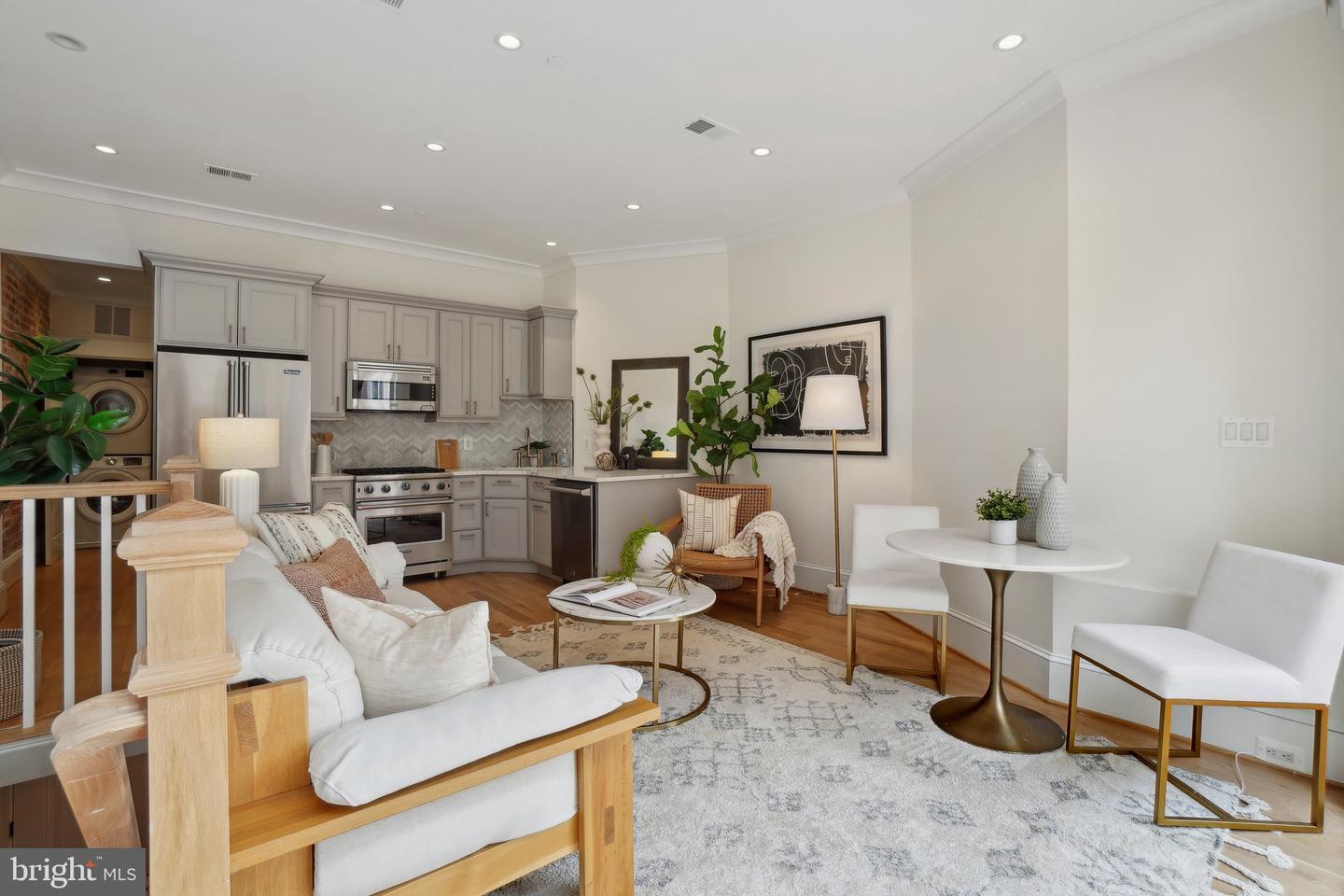 408 M ST NW #4, WASHINGTON, District Of Columbia 20001, 2 Bedrooms Bedrooms, ,2 BathroomsBathrooms,Residential,For sale,408 M ST NW #4,DCDC2201674 MLS # DCDC2201674