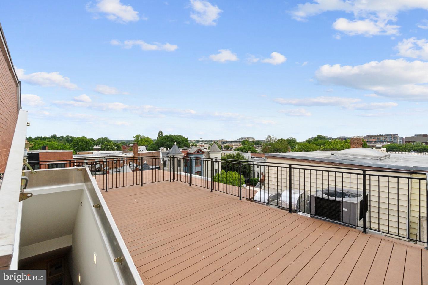 408 M ST NW #4, WASHINGTON, District Of Columbia 20001, 2 Bedrooms Bedrooms, ,2 BathroomsBathrooms,Residential,For sale,408 M ST NW #4,DCDC2201674 MLS # DCDC2201674