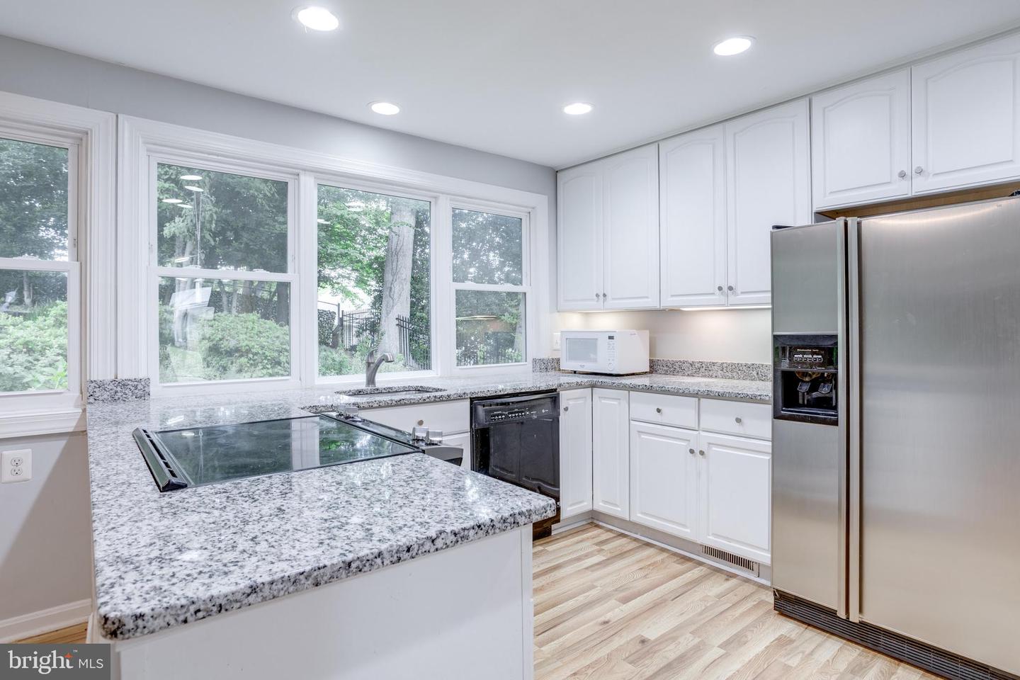9302 LUNDY CT, BURKE, Virginia 22015, 5 Bedrooms Bedrooms, ,3 BathroomsBathrooms,Residential,For sale,9302 LUNDY CT,VAFX2242260 MLS # VAFX2242260