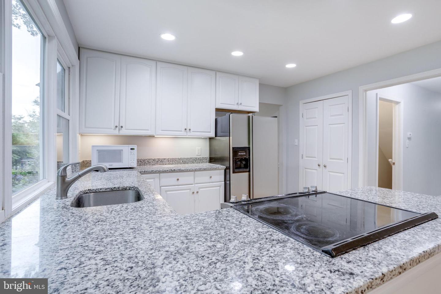 9302 LUNDY CT, BURKE, Virginia 22015, 5 Bedrooms Bedrooms, ,3 BathroomsBathrooms,Residential,For sale,9302 LUNDY CT,VAFX2242260 MLS # VAFX2242260