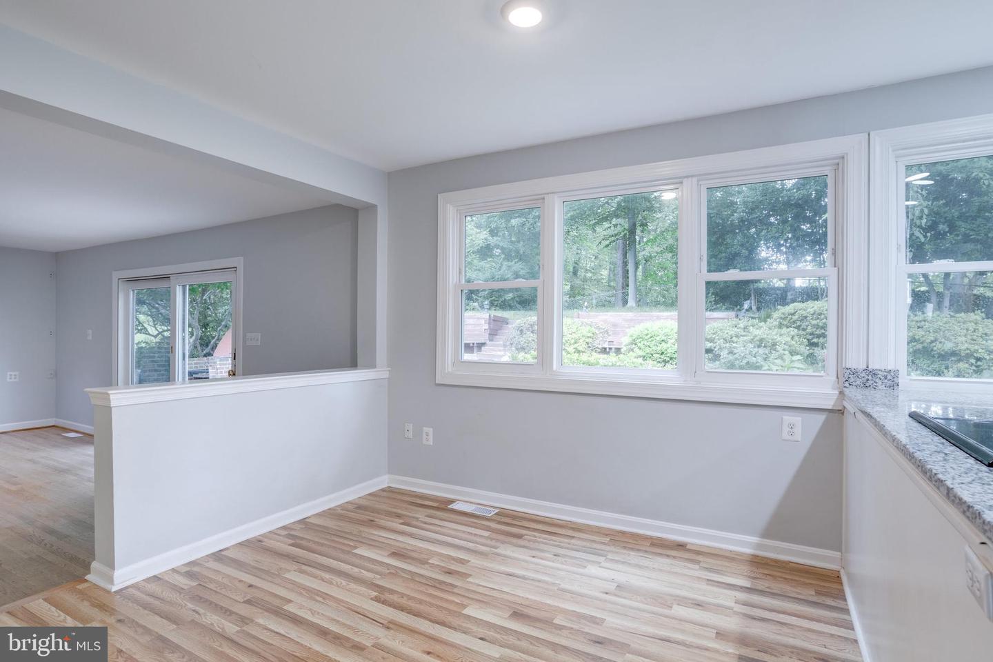 9302 LUNDY CT, BURKE, Virginia 22015, 5 Bedrooms Bedrooms, ,3 BathroomsBathrooms,Residential,For sale,9302 LUNDY CT,VAFX2242260 MLS # VAFX2242260