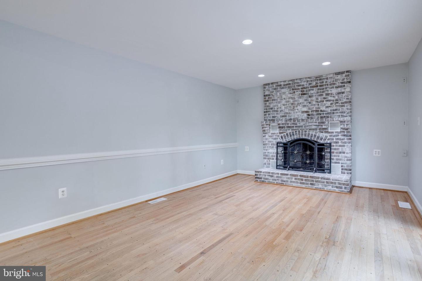 9302 LUNDY CT, BURKE, Virginia 22015, 5 Bedrooms Bedrooms, ,3 BathroomsBathrooms,Residential,For sale,9302 LUNDY CT,VAFX2242260 MLS # VAFX2242260
