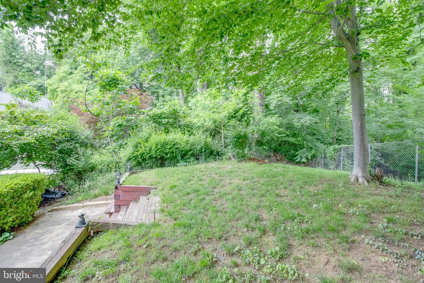 9302 LUNDY CT, BURKE, Virginia 22015, 5 Bedrooms Bedrooms, ,3 BathroomsBathrooms,Residential,For sale,9302 LUNDY CT,VAFX2242260 MLS # VAFX2242260