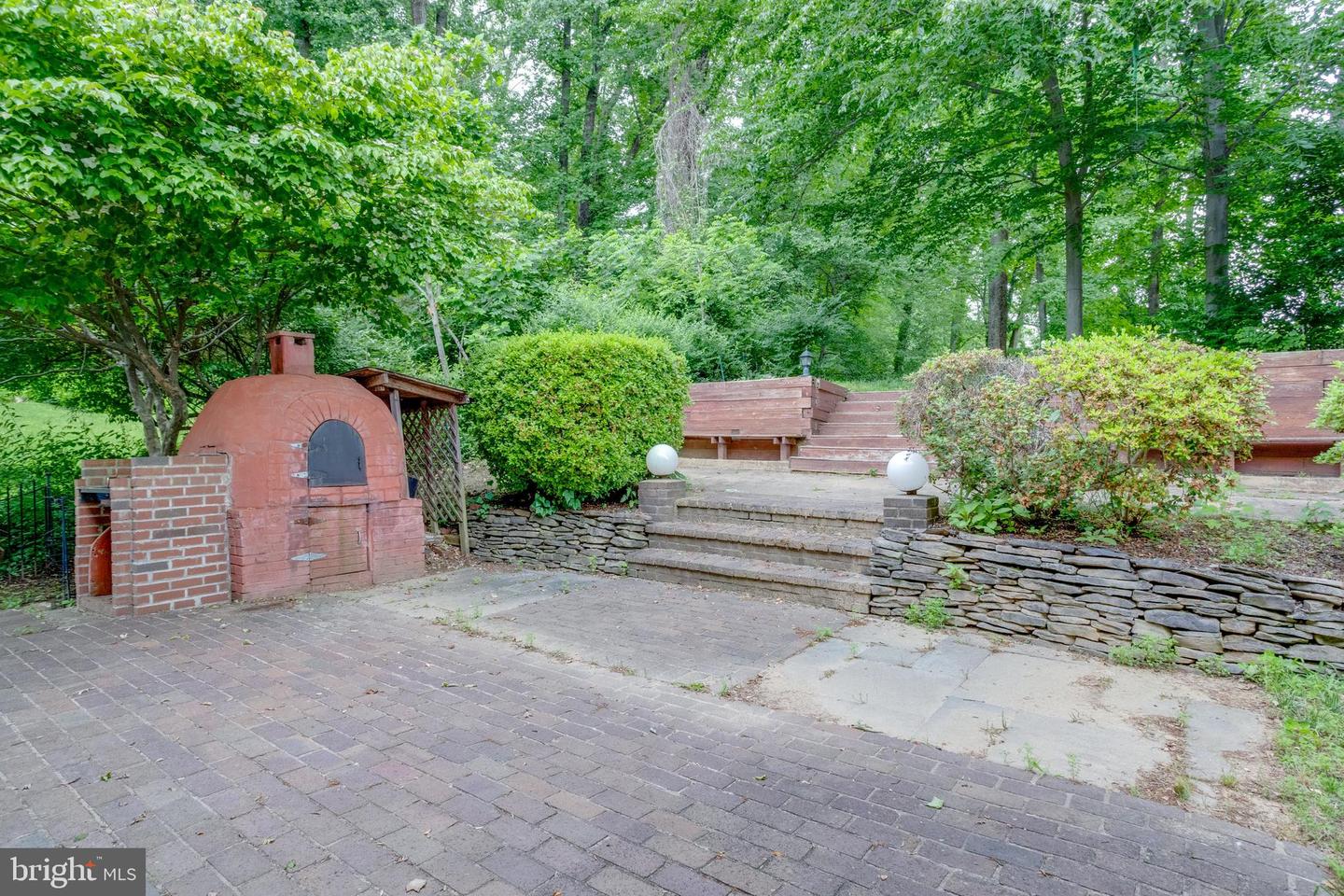 9302 LUNDY CT, BURKE, Virginia 22015, 5 Bedrooms Bedrooms, ,3 BathroomsBathrooms,Residential,For sale,9302 LUNDY CT,VAFX2242260 MLS # VAFX2242260