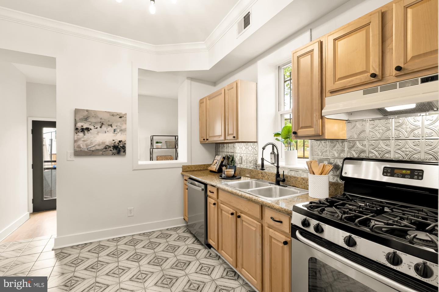 1257 MORSE ST NE, WASHINGTON, District Of Columbia 20002, 3 Bedrooms Bedrooms, 8 Rooms Rooms,2 BathroomsBathrooms,Residential,For sale,1257 MORSE ST NE,DCDC2175564 MLS # DCDC2175564