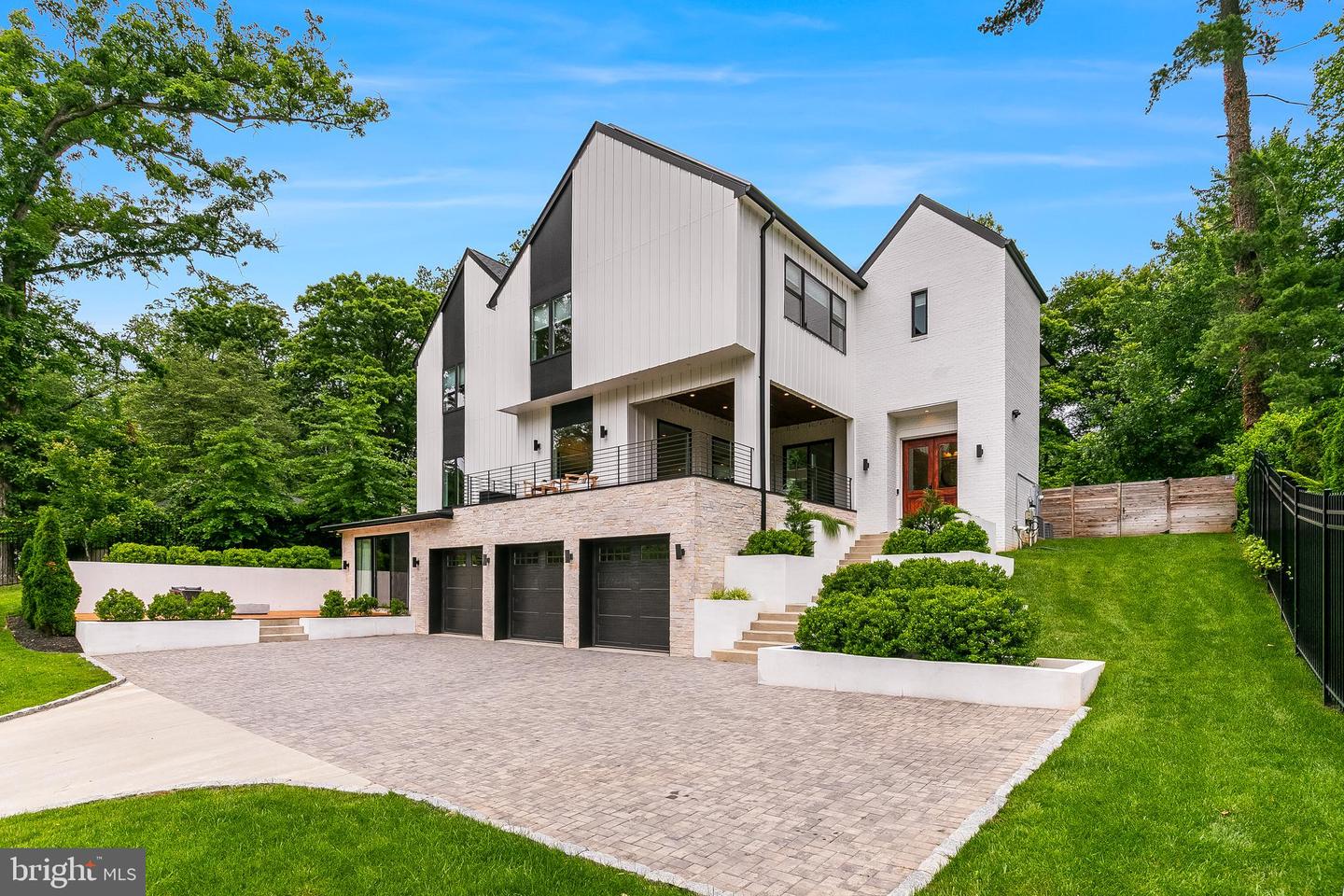 5914 WOODLEY RD, MCLEAN, Virginia 22101, 6 Bedrooms Bedrooms, ,6 BathroomsBathrooms,Residential,For sale,5914 WOODLEY RD,VAFX2223236 MLS # VAFX2223236