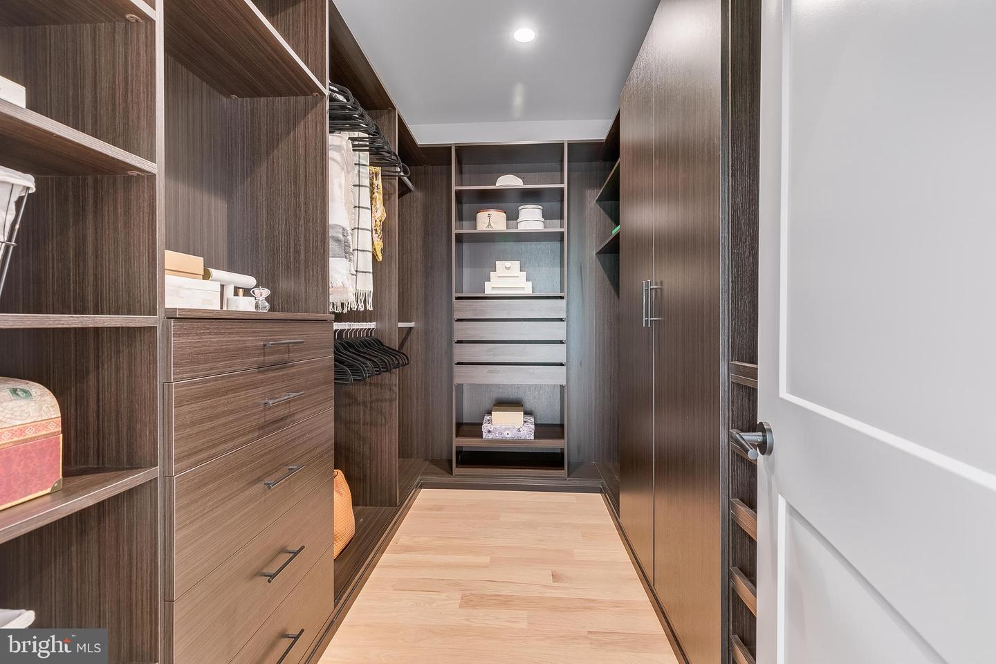 5914 WOODLEY RD, MCLEAN, Virginia 22101, 6 Bedrooms Bedrooms, ,6 BathroomsBathrooms,Residential,For sale,5914 WOODLEY RD,VAFX2223236 MLS # VAFX2223236