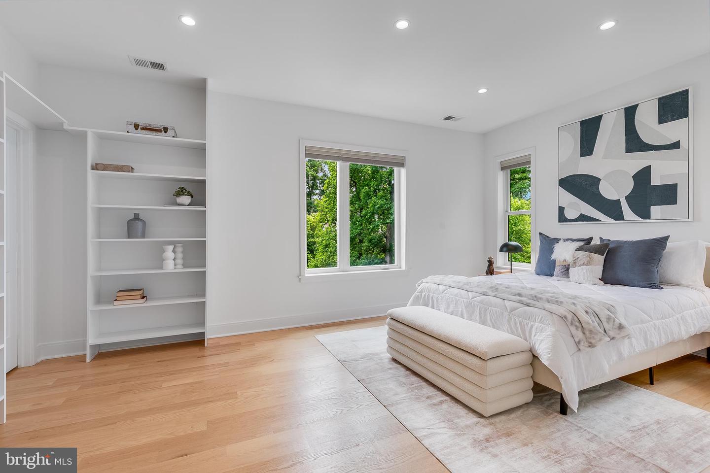5914 WOODLEY RD, MCLEAN, Virginia 22101, 6 Bedrooms Bedrooms, ,6 BathroomsBathrooms,Residential,For sale,5914 WOODLEY RD,VAFX2223236 MLS # VAFX2223236