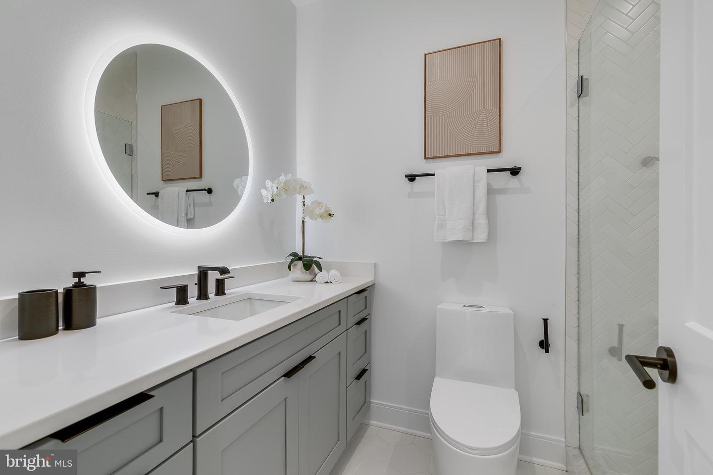 5914 WOODLEY RD, MCLEAN, Virginia 22101, 6 Bedrooms Bedrooms, ,6 BathroomsBathrooms,Residential,For sale,5914 WOODLEY RD,VAFX2223236 MLS # VAFX2223236