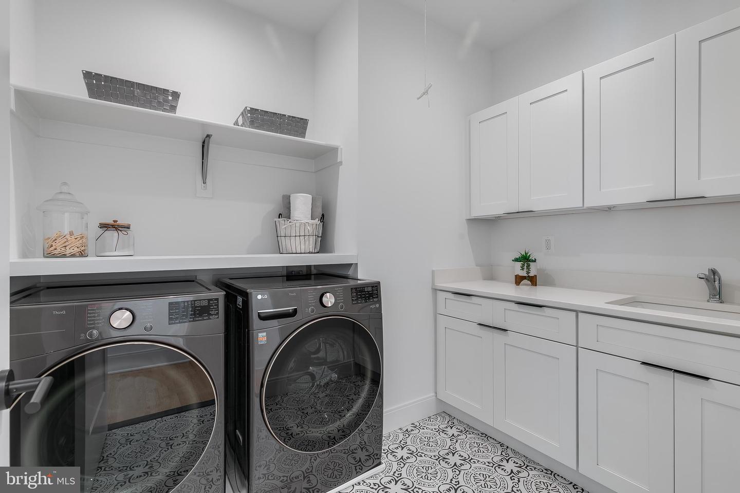 5914 WOODLEY RD, MCLEAN, Virginia 22101, 6 Bedrooms Bedrooms, ,6 BathroomsBathrooms,Residential,For sale,5914 WOODLEY RD,VAFX2223236 MLS # VAFX2223236