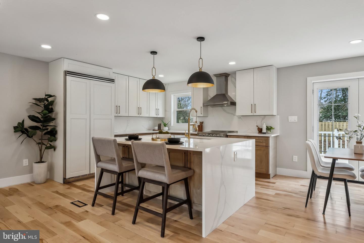 820 WALKER RD, GREAT FALLS, Virginia 22066, 5 Bedrooms Bedrooms, ,4 BathroomsBathrooms,Residential,For sale,820 WALKER RD,VAFX2225654 MLS # VAFX2225654