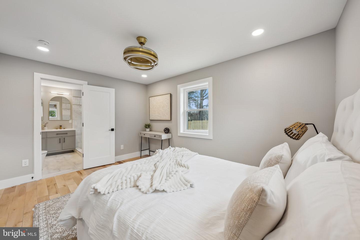 820 WALKER RD, GREAT FALLS, Virginia 22066, 5 Bedrooms Bedrooms, ,4 BathroomsBathrooms,Residential,For sale,820 WALKER RD,VAFX2225654 MLS # VAFX2225654